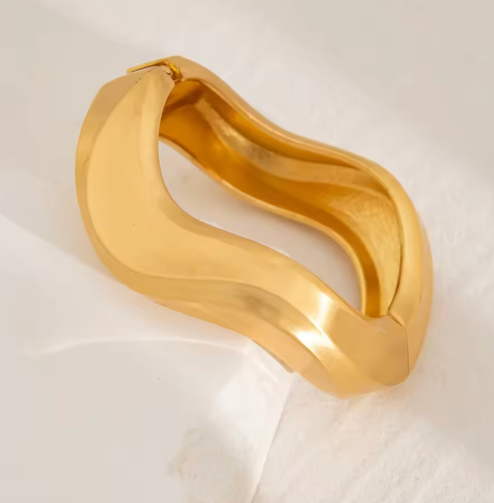 Bold Curve Cuffs Bracelet - Luxurise Fashion - 